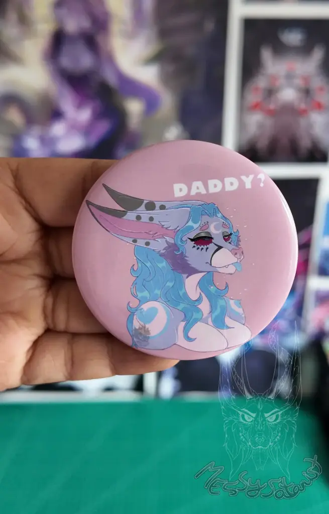 Nela Daddy Pin