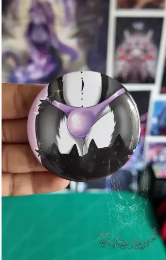 [50000000049] Klaus Medias Pin