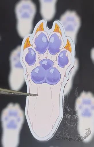 Paw Blanca y Morado Sticker